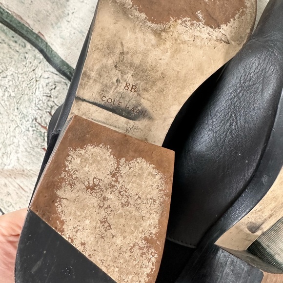 Cole Haan 8B black leather ankle boots suede flats fall neutral business casual - Picture 8 of 8